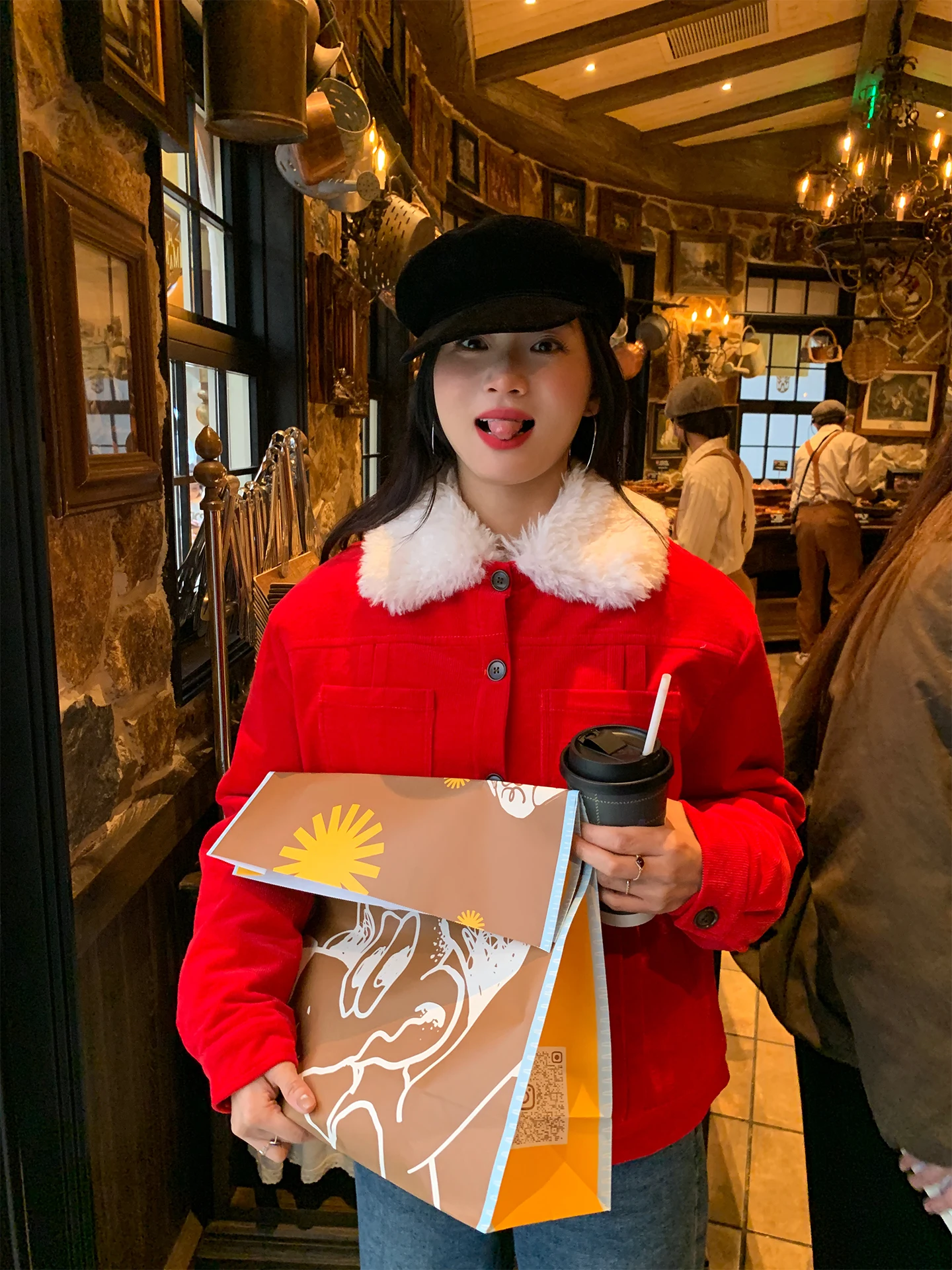 

Red Embroidered Cotton Jaet Women's ort Sle Winter Coat Korean Version Thiened Cotton Fill Straight Cut Commute