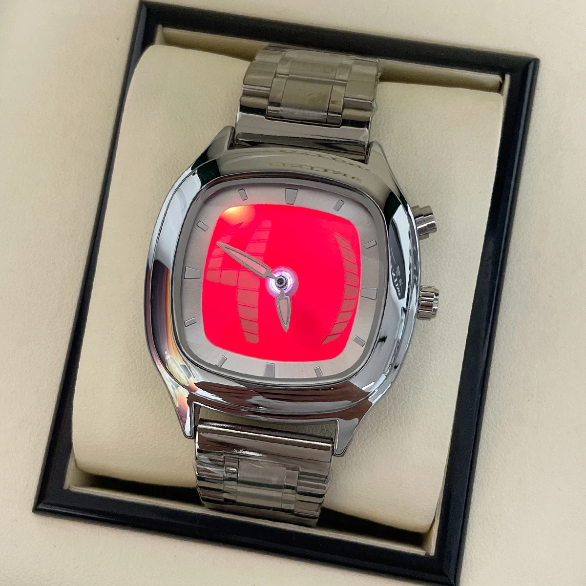 Thumbnail 4 - #4 Trending Womens Quartz Wristwatches Right Now