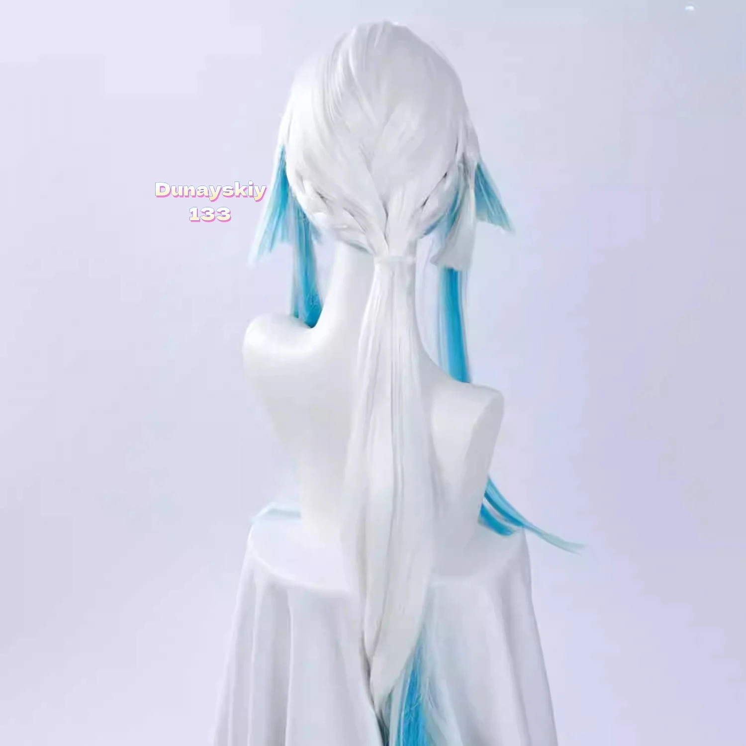 ゲーム Honkai: スターレール セリドラ コスプレウィッグ - ブルー&ホワイトのロングヘア、ハロウィンパーティーアクセサリーに最適