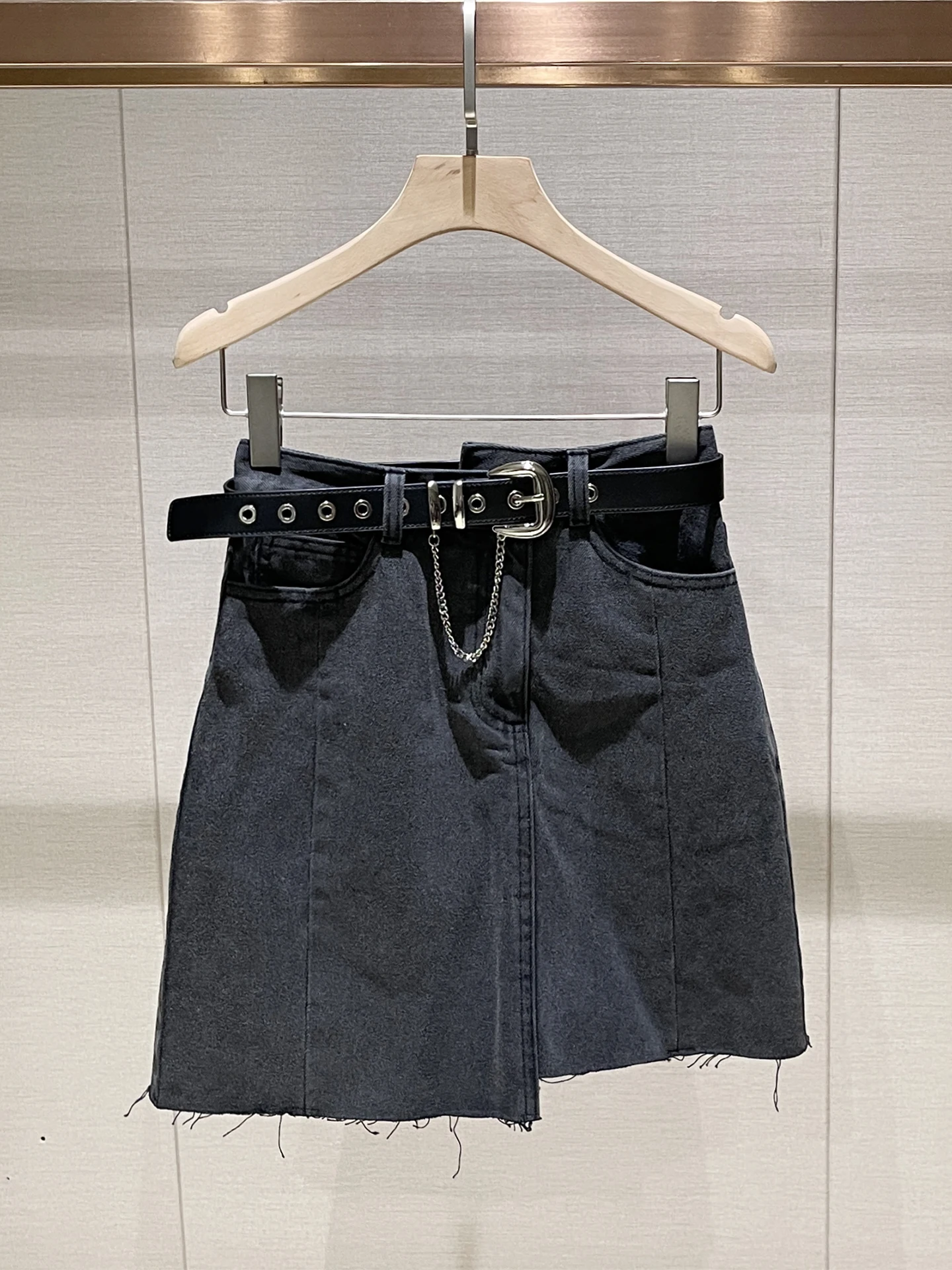   ارتفاع الخصر غير المتكافئة الجينز تنورة المرأة عارضة خمر ort تنورة Faionable التخسيس تأثير الشتاء وصول جديد