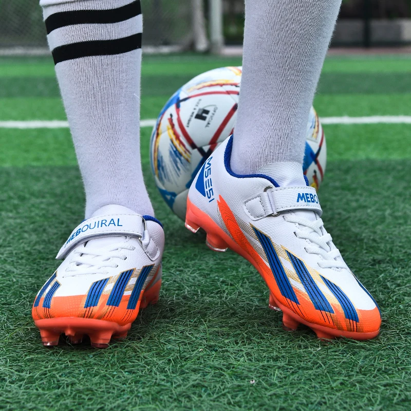 ใหม่รองเท้าฟุตบอลเล็บยาวสําหรับเยาวชนและเด็กต่ําฝึกซ้อมรองเท้ากีฬา