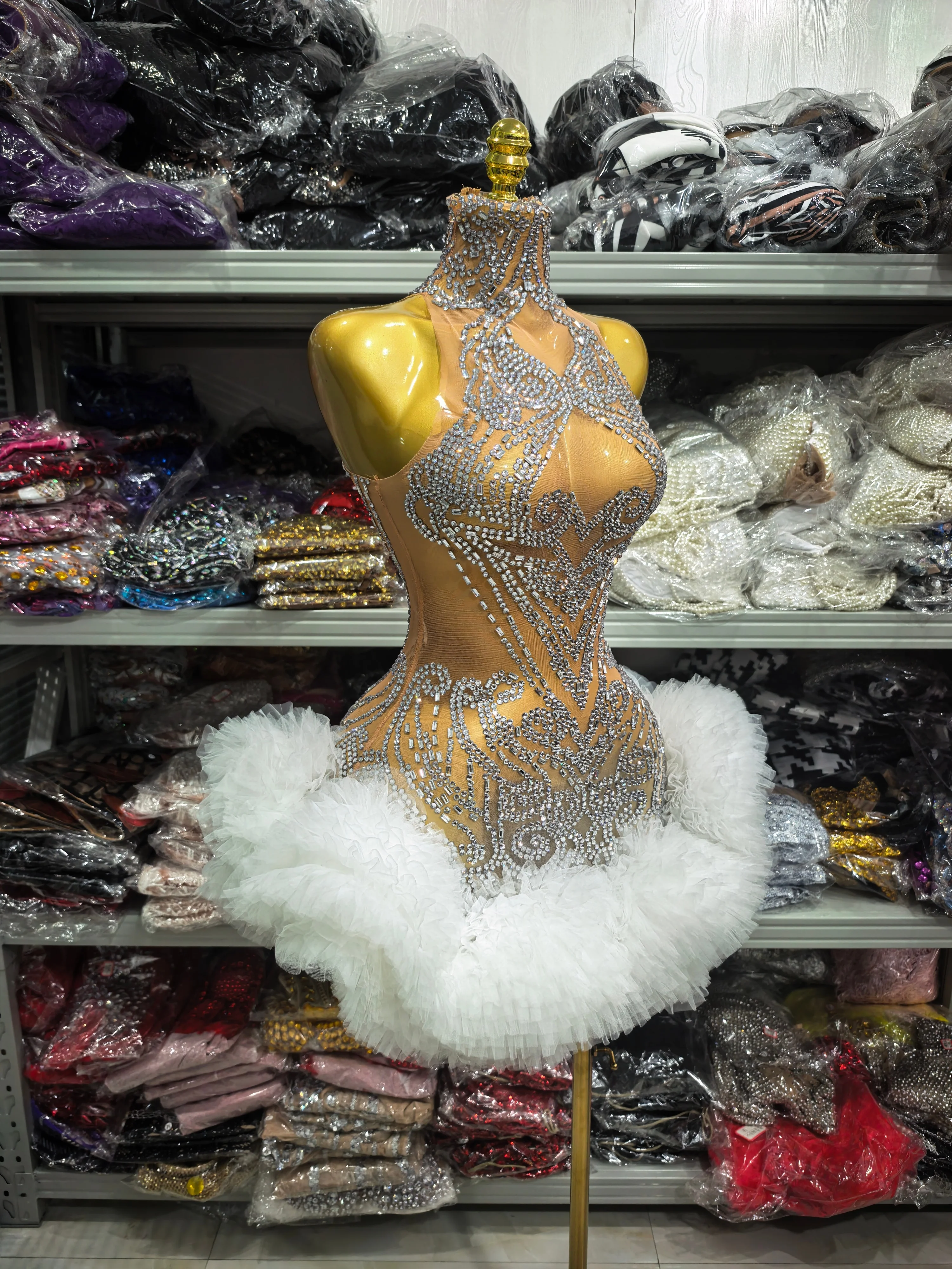 Sukienka mini bodycon z odkrytymi ramionami, z siateczki, prześwitująca, idealna na imprezę w klubie nocnym, barze, dla piosenkarki, na występ lub uroczystość.