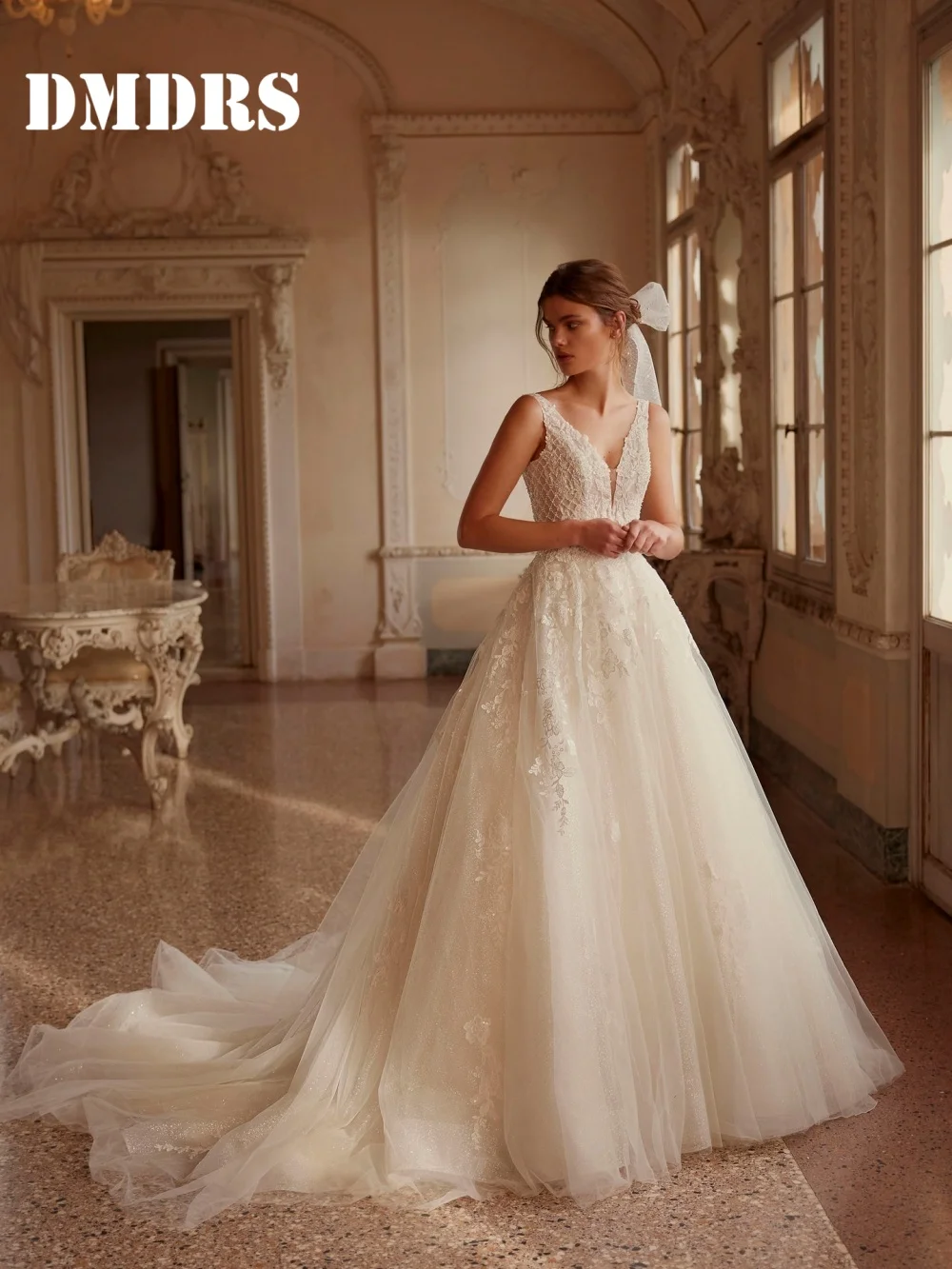 

Romantic Deep V-Neck Wedding Dresses Charming Appliqué Bridal Gowns Graceful A-Line Floor-Length Wedding Gowns Vestidos De Novia