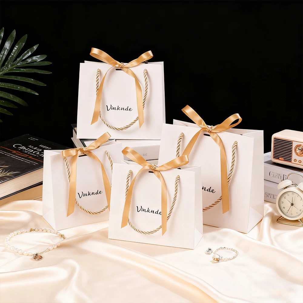 

White Paper Tote Bags with Handles 14x6x12cm Custom Logo Kraft Paper Shopping Candy Jewelry Biscuit Gift Bags for Business Bulk