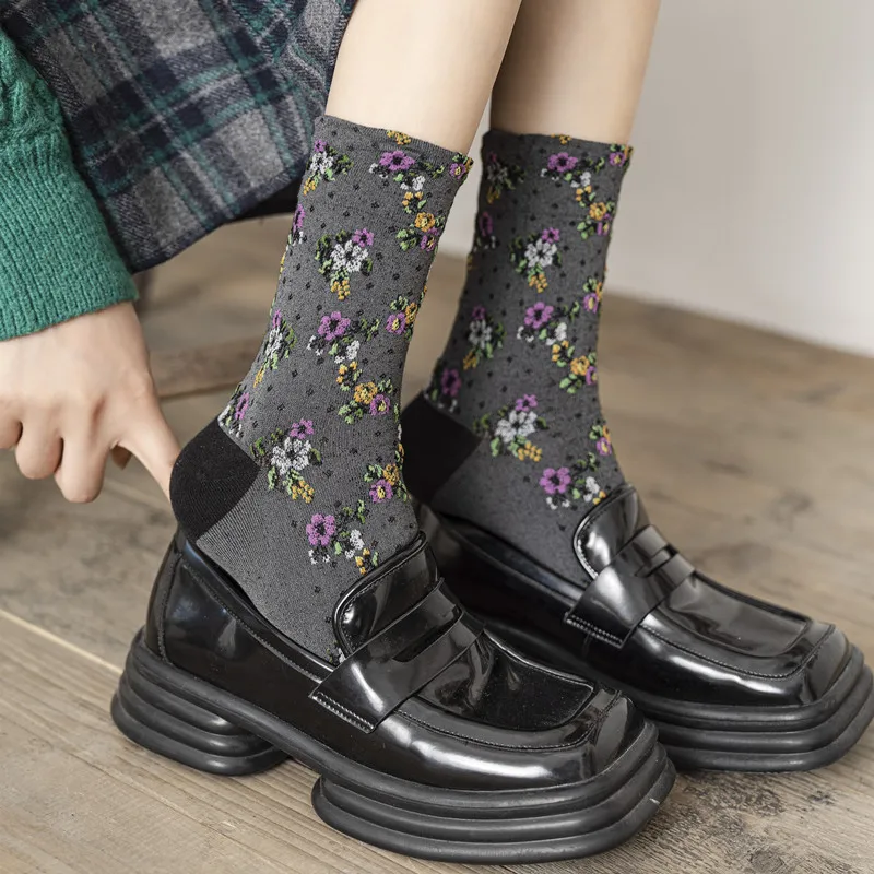 

Autumn Winter Women Socks Ethnic Floral Embossment Kawaii Cute Socks Women Korean Fashion Harajuku Vintage Streetwear Long Socks