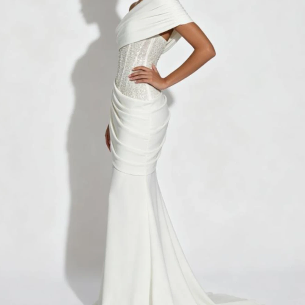 Elegantes Einschultriges Maxikleid mit Raffungen, Strass-Verzierung, Korsett-Taille und Langer Schleppe, Weißes Formelles Hochzeits-Meerjungfrauenkleid