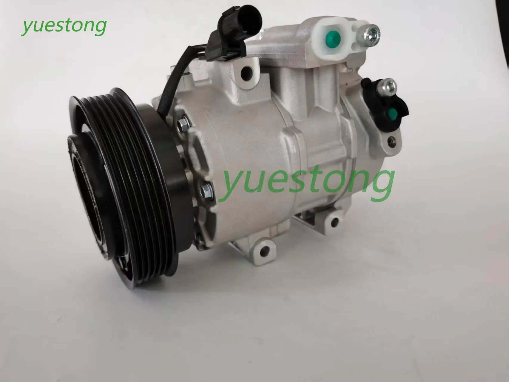 

A/C COMPRESSOR W/CLUTCH FOR 2014-2017 HYUNDAI VELOSTER 1.6L 977012V001 CO29322C 97701-2V001 10A1471 168351 4716086