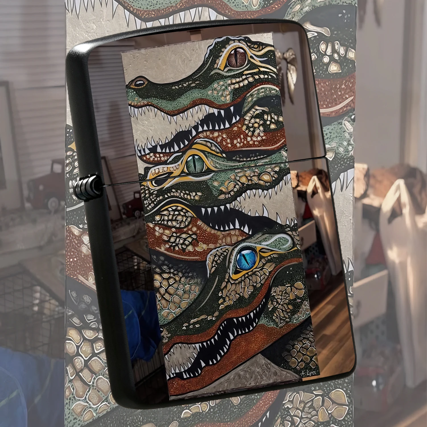 Creative Layered Crocodile Art Pattern Lighter, Stylish Animal Themed Practical Accessory for Outdoor Camping, Daily Use, Gifting, Unique Hand Painted Style Decorative Item Suitable for All Scenarios, Portable Exquisite  Humorous and intere