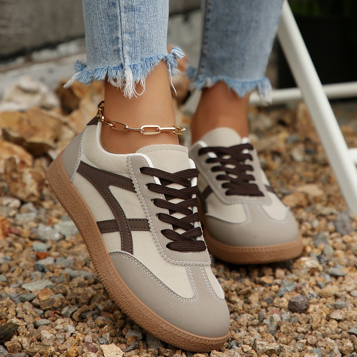 

Модные и сексуальные кроссовки на шнуровке для прогулок, весенне-осенние, с круглым носком, на толстой подошве, удобные повседневные спортивные туфли для женщин.