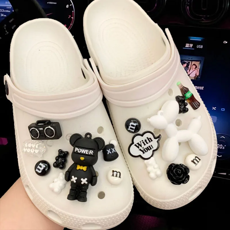 MINISO-abalorio de zapatos de oso Musical de dibujos animados para niños, decoraciones de zapatos DIY, accesorios para bolsas, toboganes, sandalias, zuecos, regalos