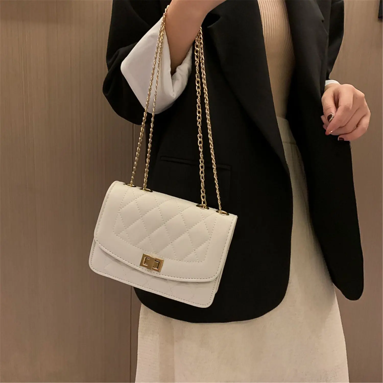 2022 Hot Rhombus Chain Shoulder Bags Fashion High Quality Messenger Handbag Travel Women Purse for Women Girl