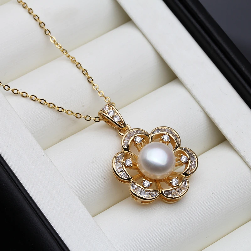 Delicate White Natural Pearl Pendant for Women