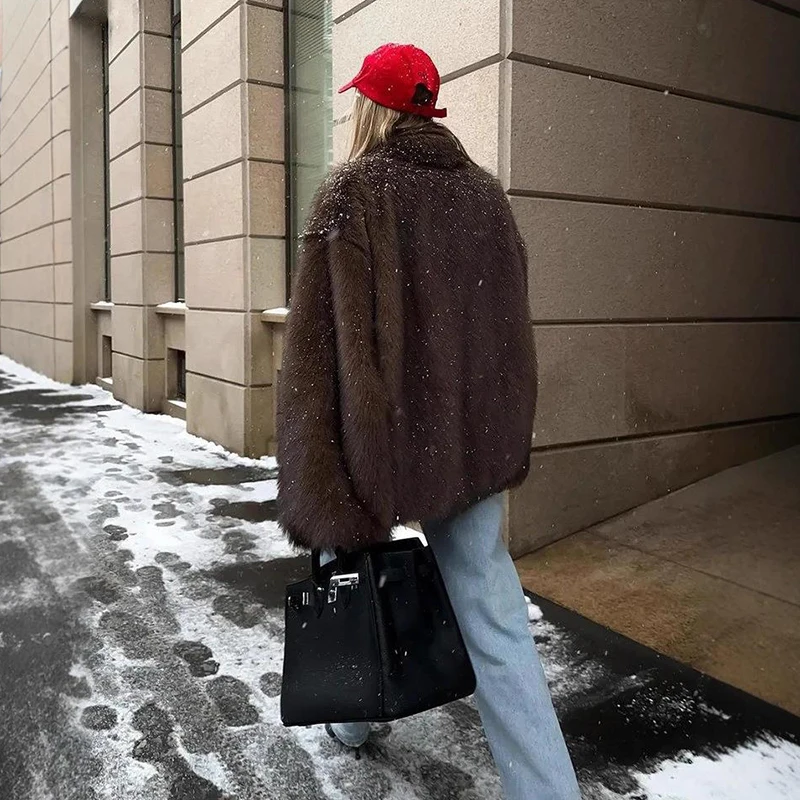 Women's Fashion Faux Fur Coat Super Hot Autumn Winter Women Short Faux Fox Fur Fluffy Jacket High Quality Ladies Furry Coats