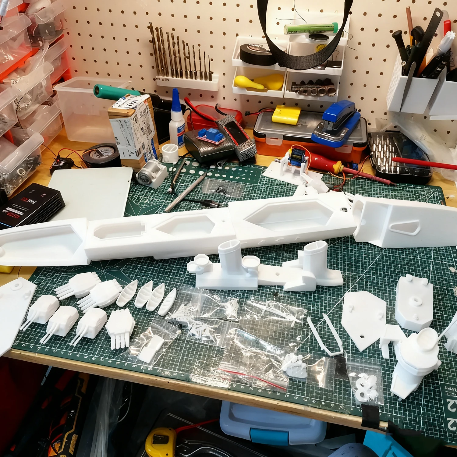 1/144 RC Statki 82cm Kiri Destroyer Model Łodzi Zdalnie Sterowanej Precyzyjnie Drukowany w 3D Model Statku RC Zestaw Modelarski Zabawka Statkowa Model Okrętu Wojennego