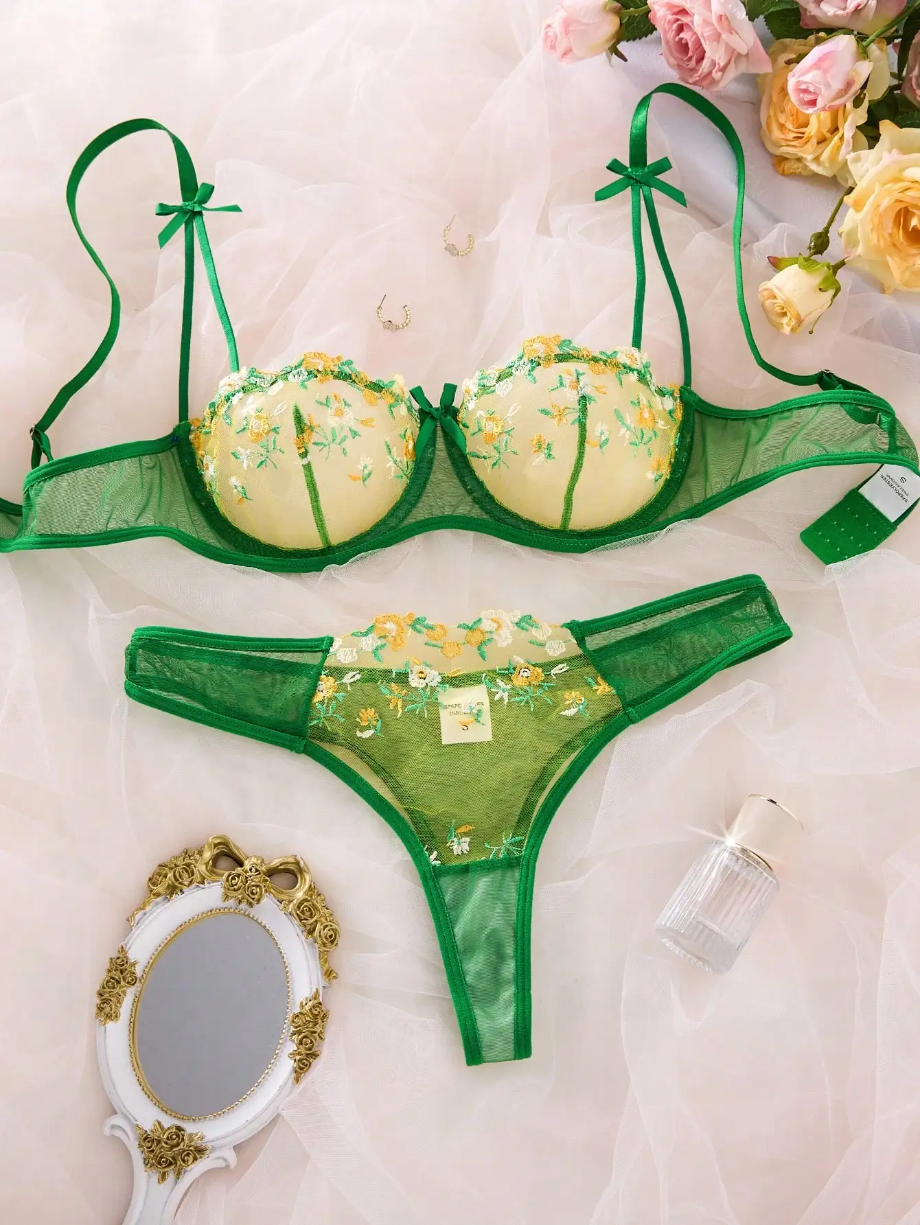 Ensemble de lingerie en dentelle brodée de fleurs à la française, soutien-gorge transparent sexy et pur désir, pour la fête de la Saint-Valentin