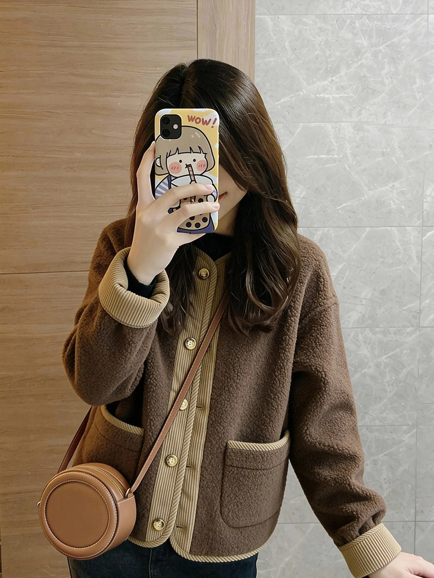 

Куртка на подкладке из карамельного меха ягненка, зимняя новинка, теплый топ из интегрированной кожи и меха для женщин, корейский Sle