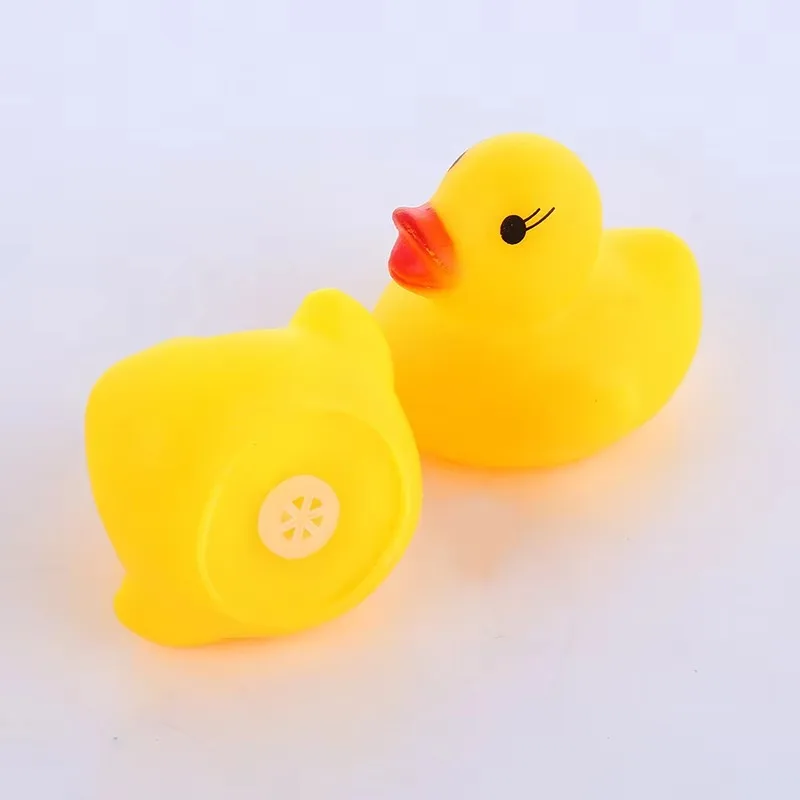 Mini anatre di gomma sfuse giallo Tiny Baby Shower anatre Float Squeak vasca da bagno Duckies giocattolo da bagno in età prescolare per il regalo della festa di compleanno