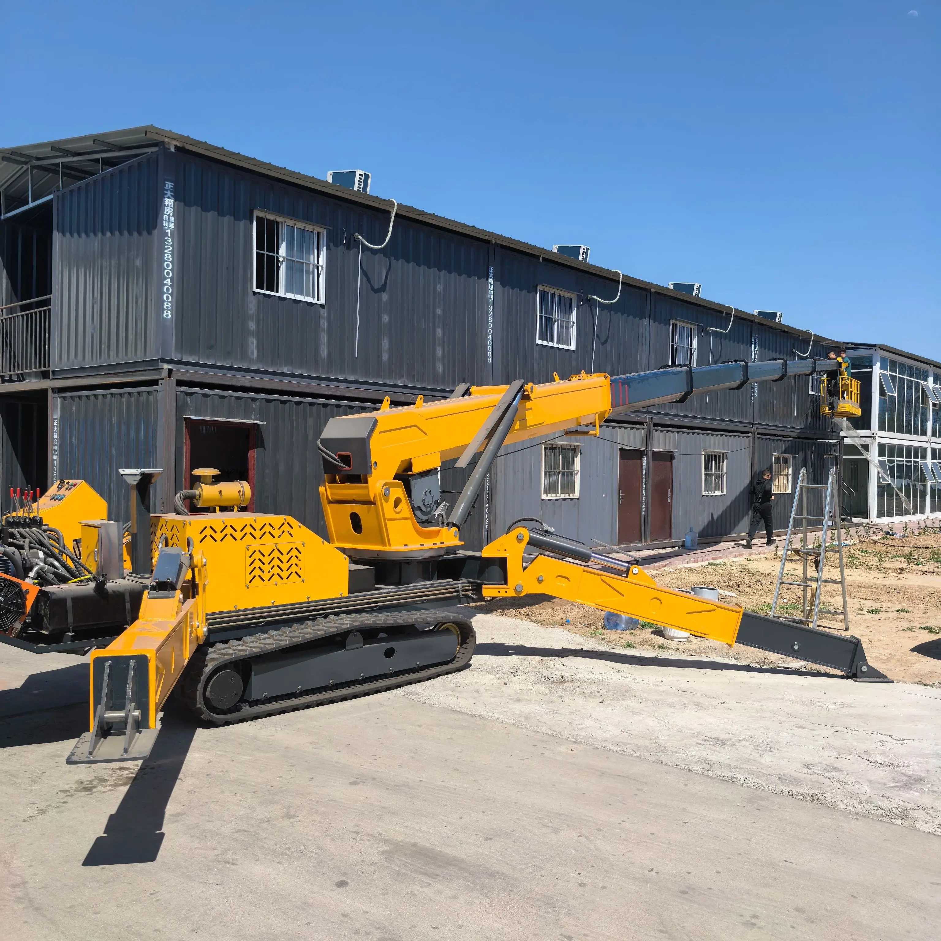 

Индивидуальный гусеничный кран Agile Mini Spider 8t: телескопическая стрела 17 м для рабочих площадок