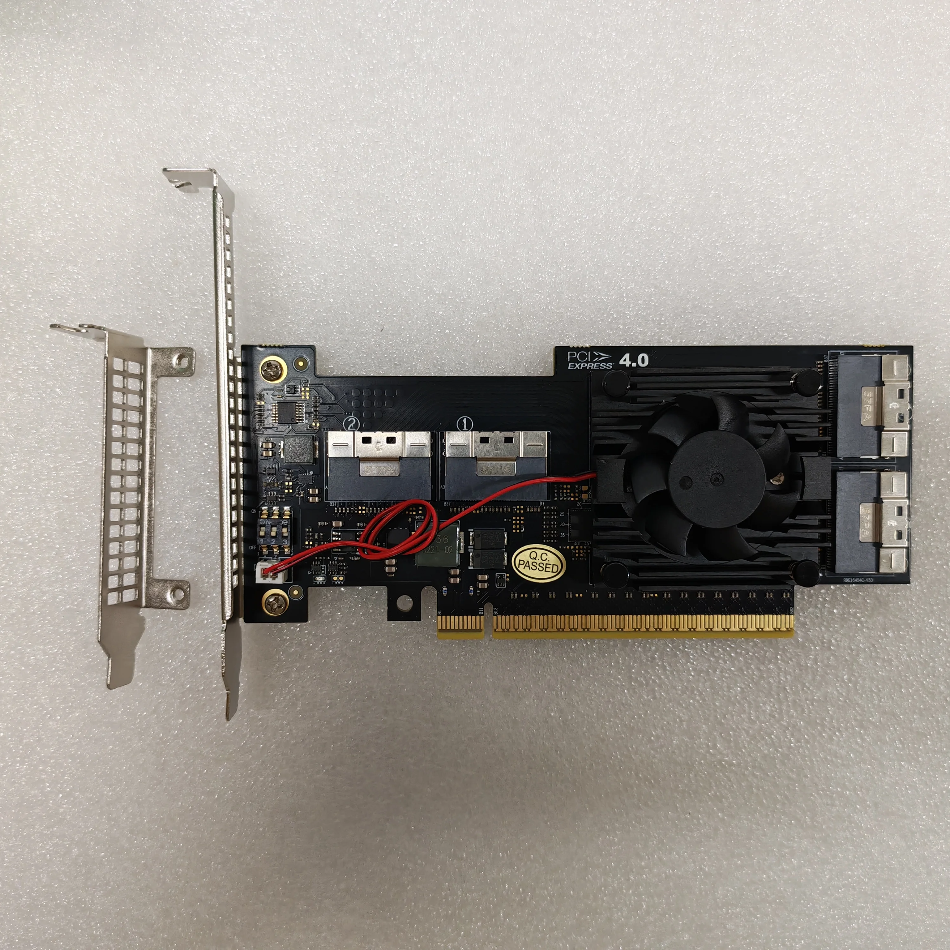 

Адаптер-переключатель PCIe 4.0 x16 на 4 SlimSAS SFF-8654 8i, поддерживающий 8 NVMe PEX88048, карта расширения