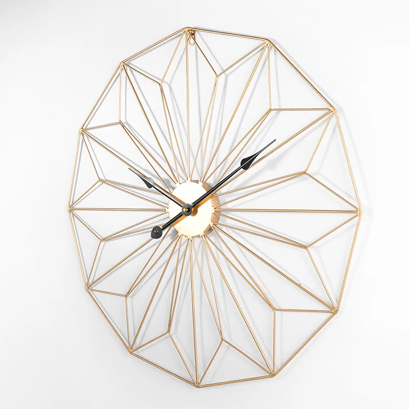 Minimalist and atmospheric clock, Nordic wall mounted iron home clock