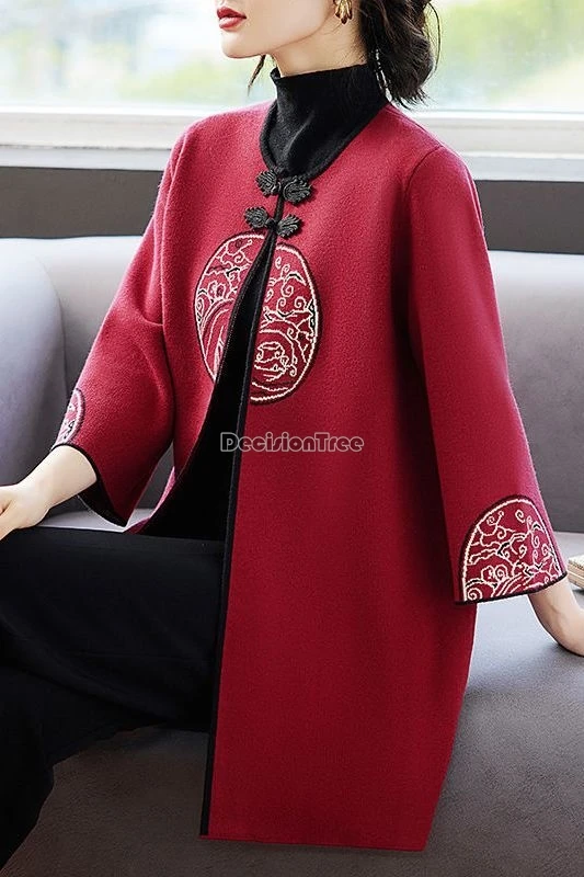 

Осень 2026, китайский улучшенный ретро-стиль, толстый вышитый костюм с длинными рукавами и воротником-стойкой, пальто Тан, женское длинное свободное пальто qipao t1