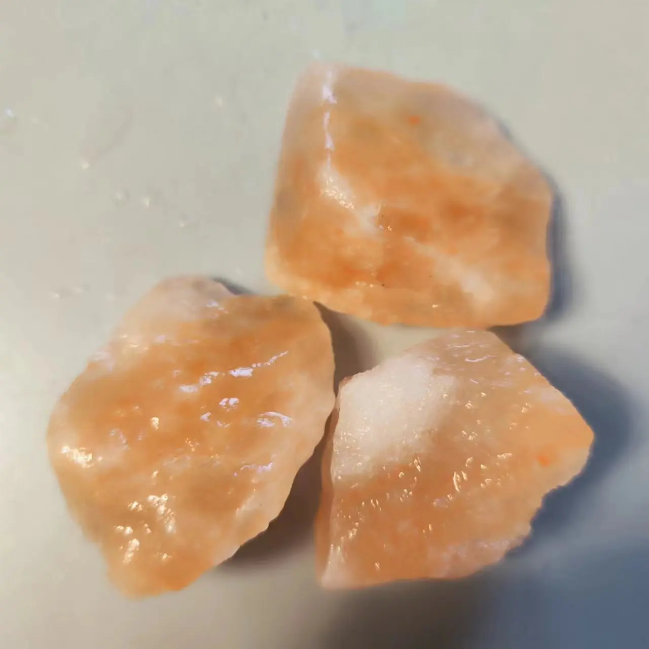 

Natural Orange Halite Stone Himalayan Rock Salt Crystal Stone Home Decoration Stone Energy Stone Yoga Healing Stone