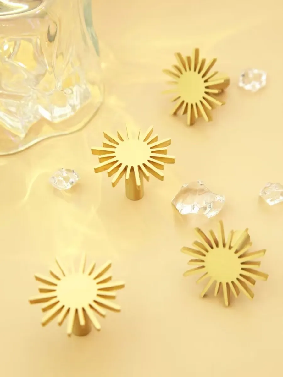 الصلبة النحاس الشمس على شكل مقابض لقطع الأثاث والمقابض الإبداعية خزانة تسحب مقبض للأطفال لطيف المطبخ خزانة مقبض الباب