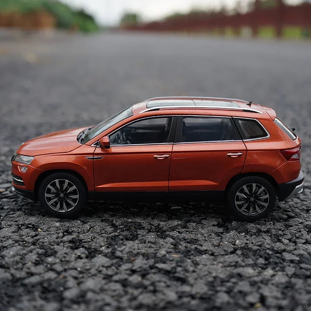 Original 1:18 Scale Volkswagen Skoda Karoq Die-cast Simulation
