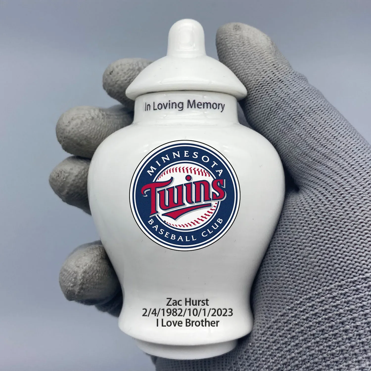 Mini Urn for Minnesota Twins-Baseball themed Urn.Send me the name/date you want to appear on the urn by Remarks Message