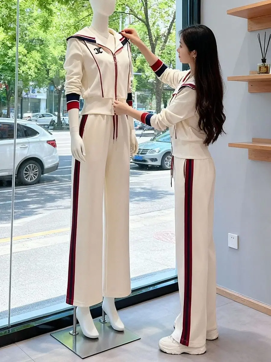 

High-End Casual Sportswear Set for Women Spring Autumn 2026 Fashionable Hoodie Straight Leg Pants Two-Piece Set Polyester Fiber