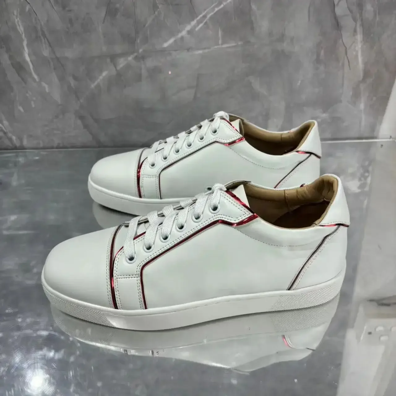 

Lace Up Flat Sole Casual Skateboard Shoes Flats Footwear Concise Sports Shoes White Leather Red Lines Sneakers Unisex Men Women