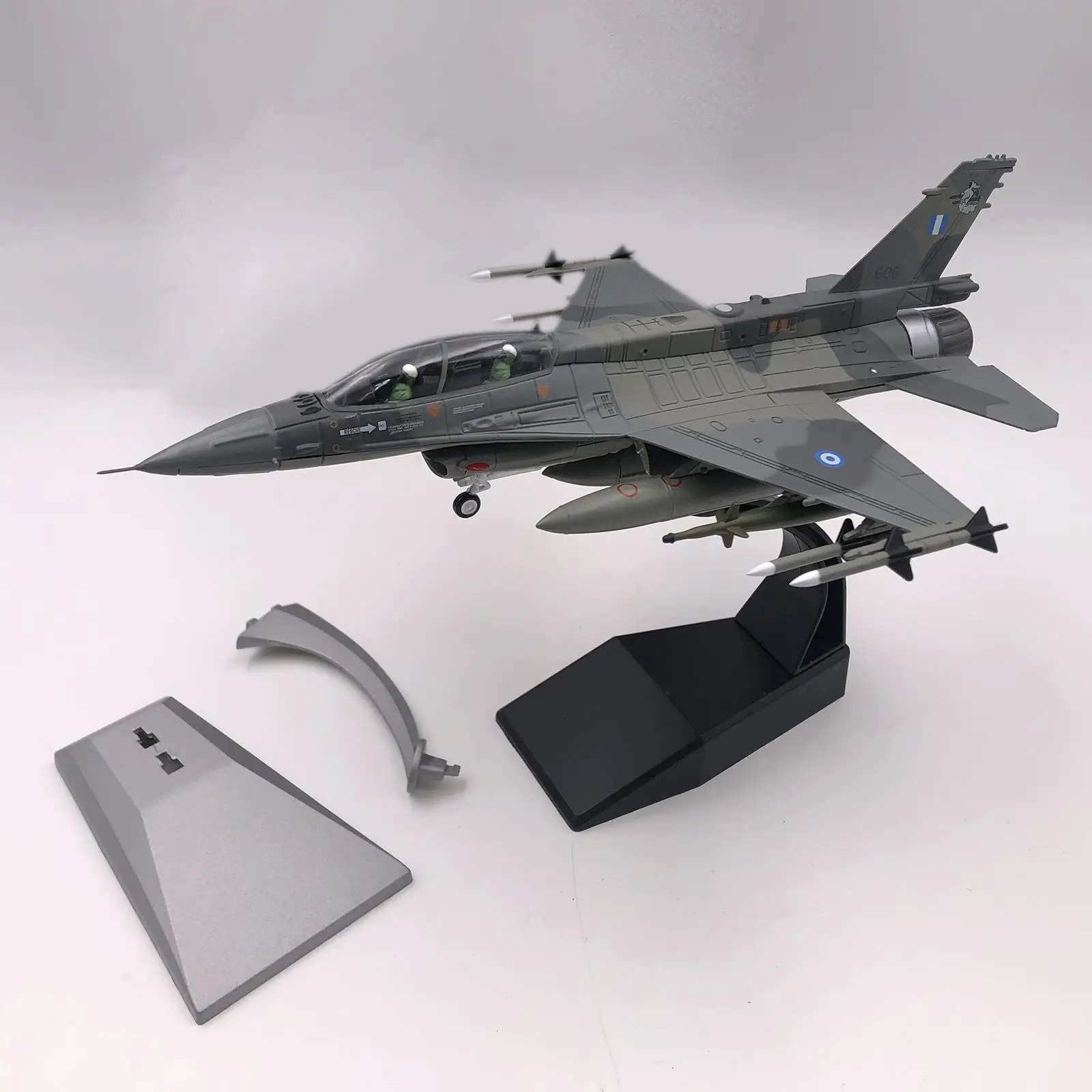 1/72 F16D Fighter Model with Base Oornament Collection Plane Model for TV Cabinet