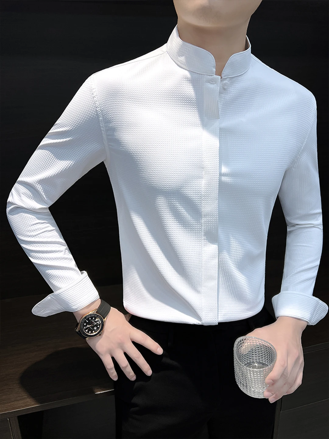 

Новая китайская мужская рубашка с длинным рукавом, невидимыми пуговицами, повседневная, модная, из полиэфирного волокна, устойчивая к сминанию и деформации.