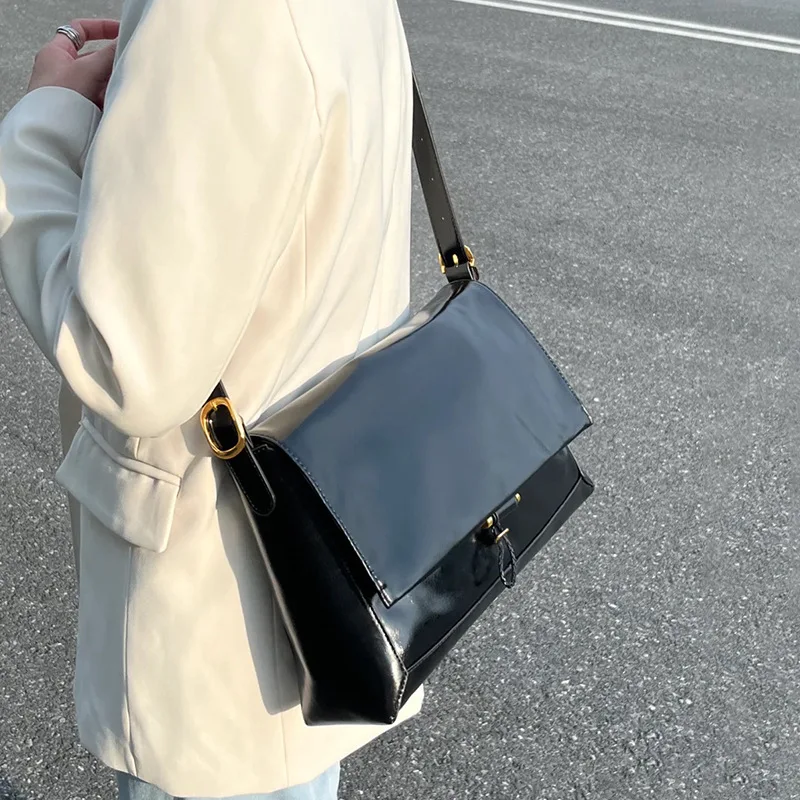 

Large-capacity Tote Bag, Women's Shiny Oil Wax Cowhide Genuine Leather Commuter Messenger Single-shoulder Armpit Designer Luxury