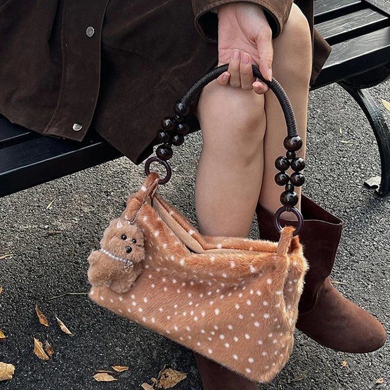 Cute Spotted Plush Shoulder Bag Wooden Bead Handle Soft Fluffy Underarm Bag Autumn Winter Daily Commuter Handbag
