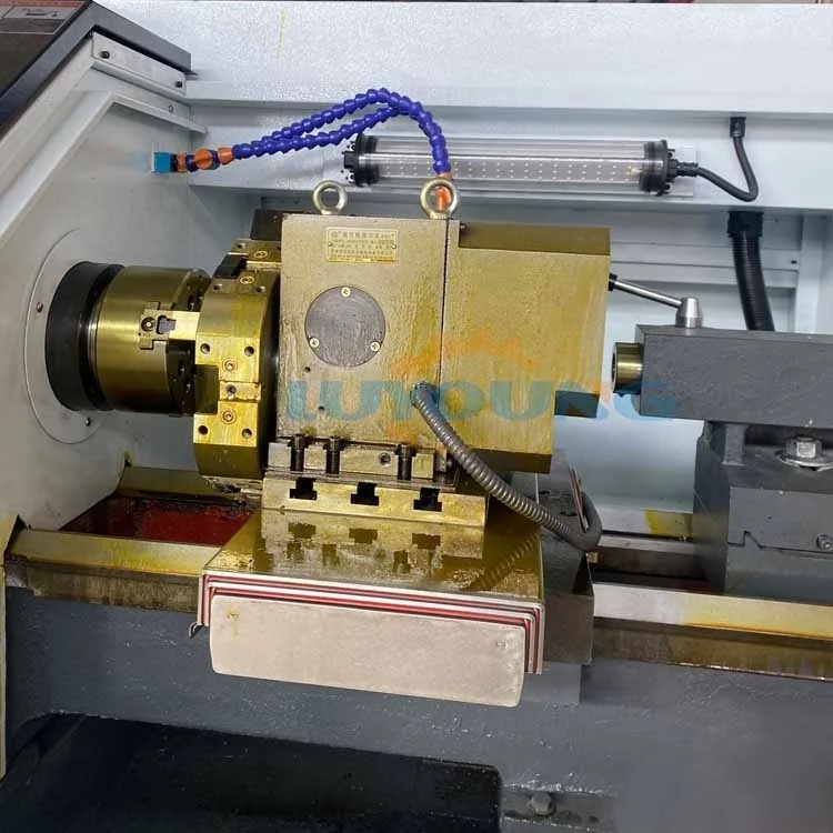 China Venta caliente Ck6130 Ck6132 Ck6432 Torno de metal precio pequeño torno Cnc con alimentador de barra