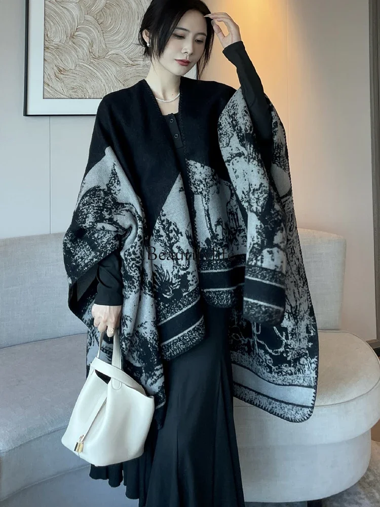 

Niche design sense split cloak large air-conditioned room warm double-sided knitted high-end cloak outside