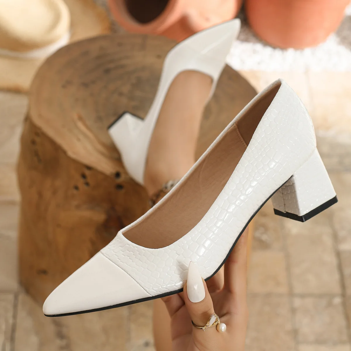 

Bloomsteps AliExpress Chunky Heel Single Shoes New Pointed Toe White High Heels Women's Patchwork Plus Size Women's Shoes