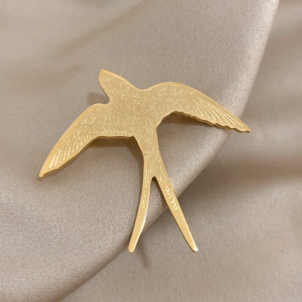 Greatera Fashion Women\'s Brooch Stainless Steel Swallow Animal Metal Pins Gold Color Clothings Brooches Pin Waterproof Jewelry