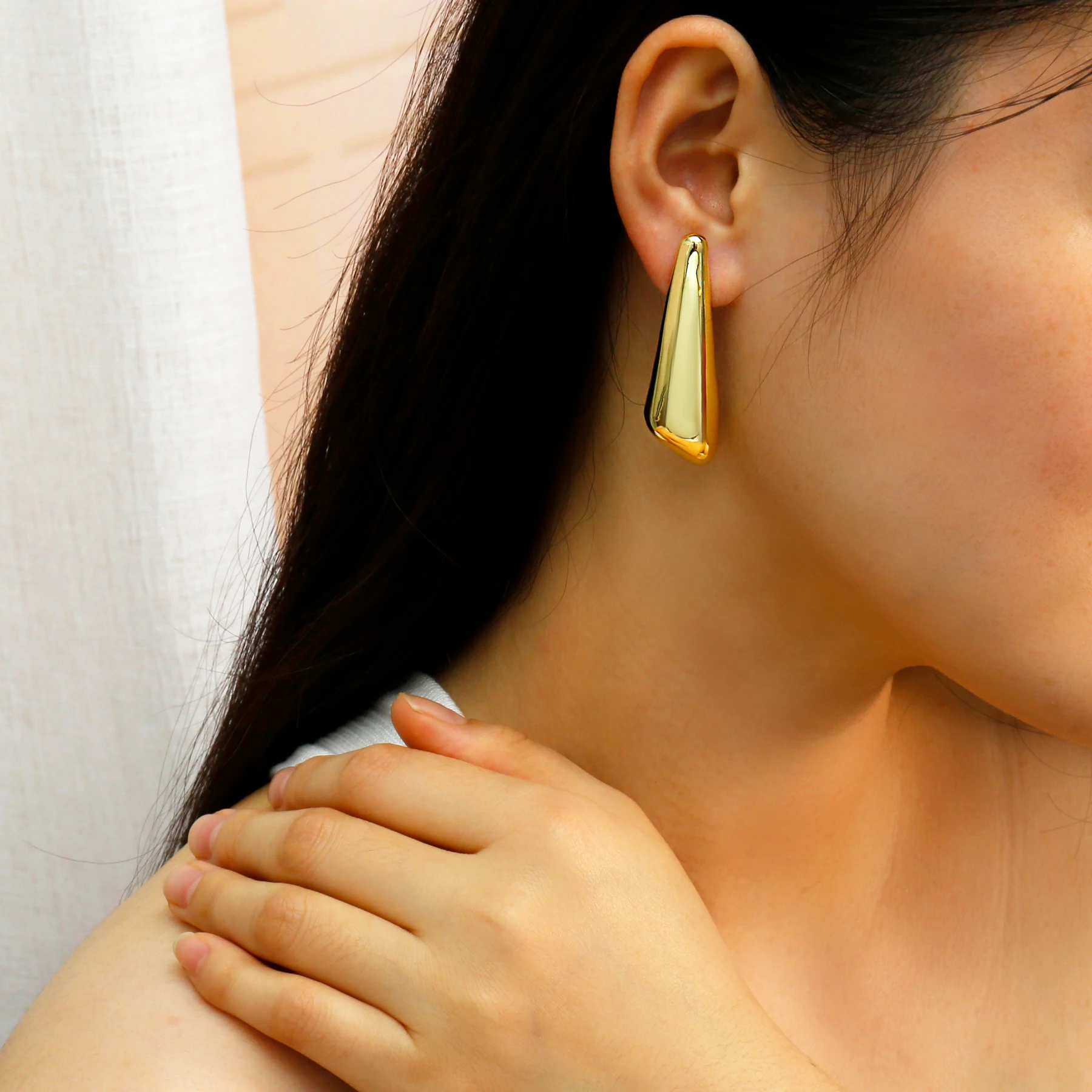 Badu Gold Color Abstract Geometric Triangle Dangle Earrings for Women Long Teardrop Stud Earring Minimalist Fashion Jewelry Gift