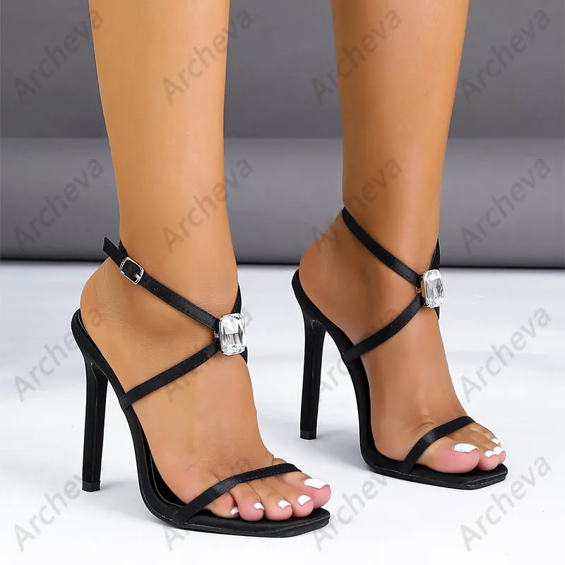 كعب بحزام الكاحل من الساتان الأسود من Archeva - صنادل بإبزيم من حجر الراين، حذاء للحفلات المسائية مصنوع يدويًا للسيدات مقاس كبير مقاس كبير 36-42