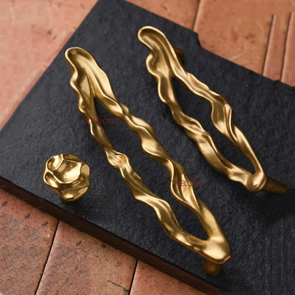 1PC High-end Brass Cabinet Handles Luxurious Wardrobe Door Knobs Retro Furniture Hardware Pulls Kitchen Drawer Handles