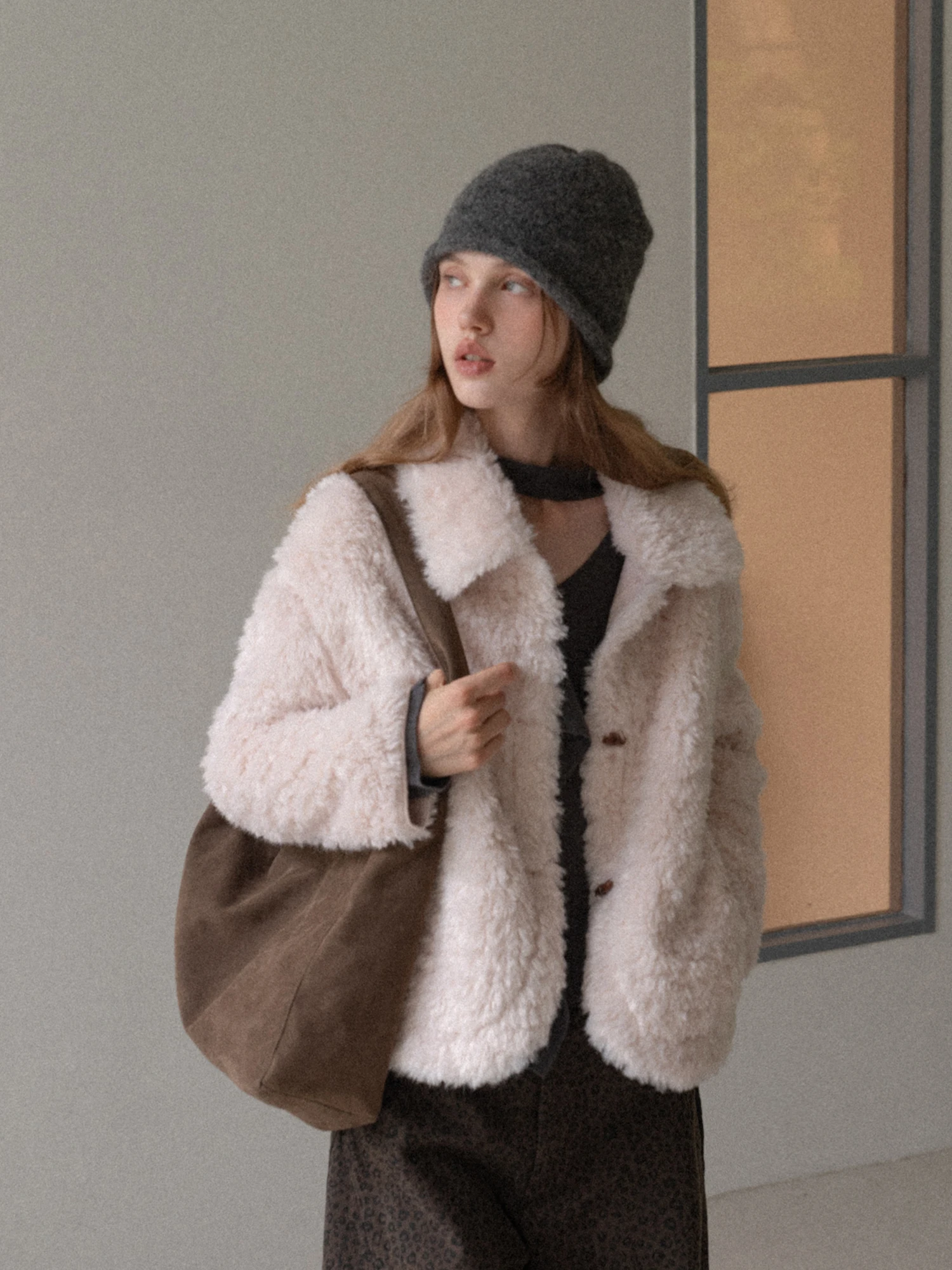 

EGGKA Women's Thickened Oversize Lamb Fur Jacket Open Cardigan Collar Pure Color Versatile Warm Short Coat Polyester Fiber