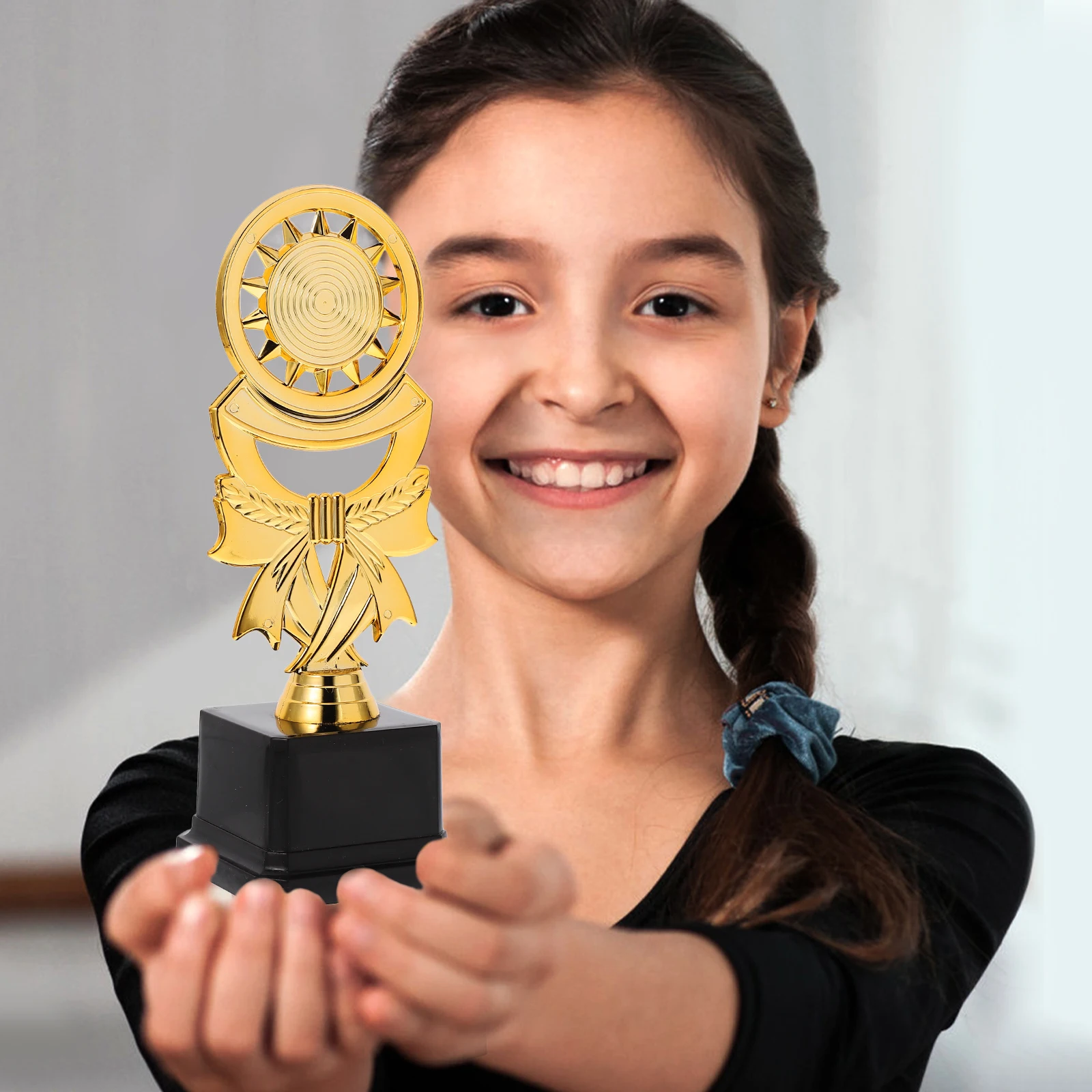 

1pc Plastic Trophy 5CM Ceremony Competition Awards Kindergarten School Party Celebration Ceremony Competition Trophy Winner