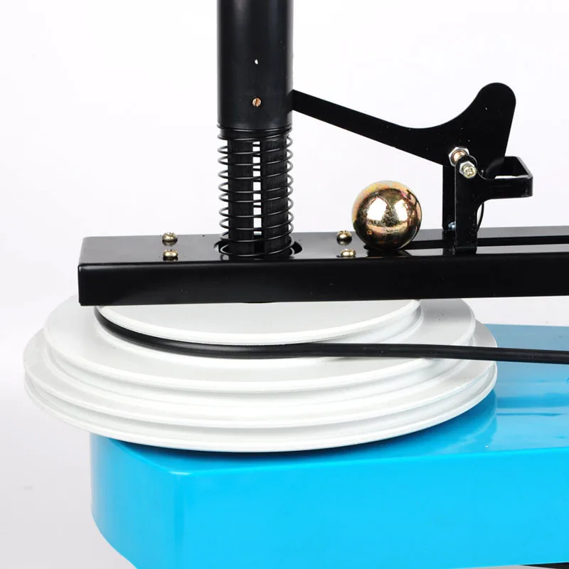 The Centripetal Force Demonstrator of Middle School Physics Experiment for Teachers' Teaching