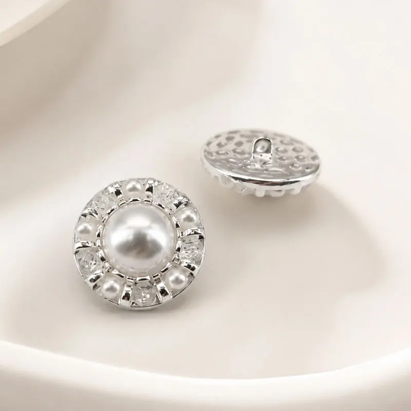 6 Stück neue luxuriöse weiße Perlen-Rundknöpfe aus Metall – 18/23 mm, DIY handgenähte Accessoires für Mantel, Kleid, Handarbeit – Detail 1