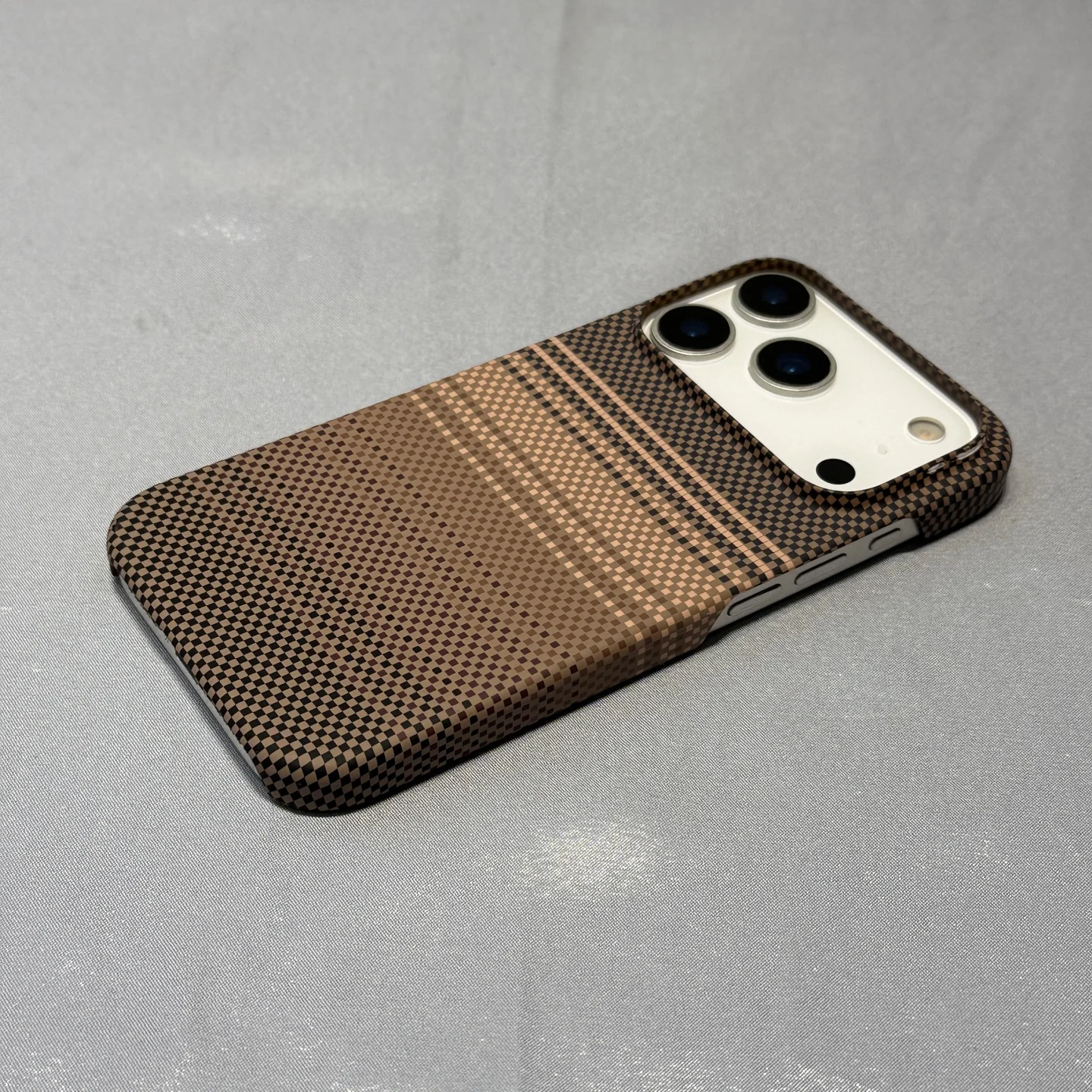 حافظة هاتف بنمط منسوج من غروب الشمس والقمر مناسبة لهاتف iPhone 17 Pro Max/16 Pro Max، متوافقة مع غطاء حماية بحامل مغناطيسي إبداعي من Apple 17P/16P/15P، تصميم متخصص للجنسين يدعم الشحن اللاسلكي، جراب هاتف لامع