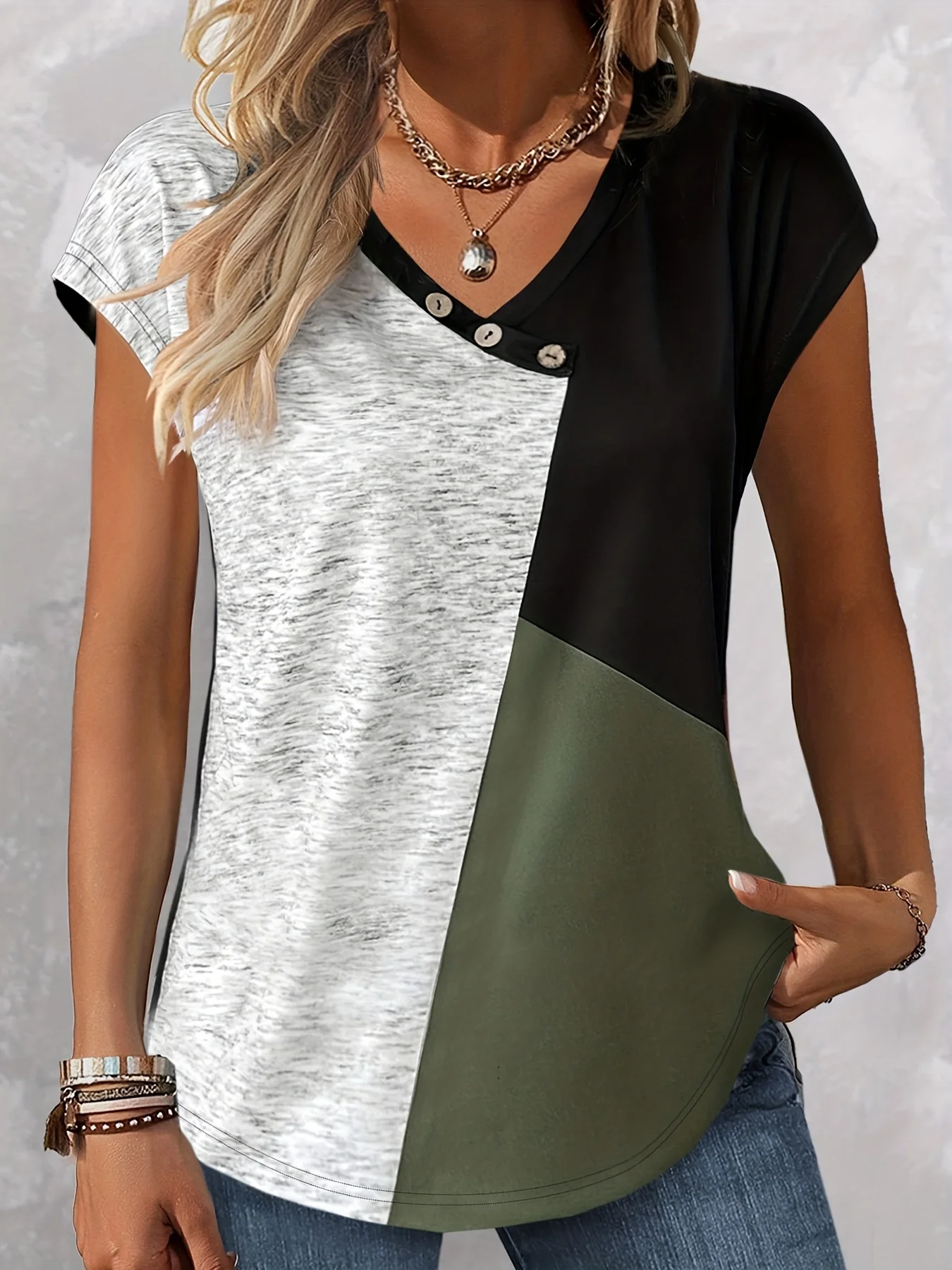 Plus Size Casual Top, Women\'s Plus Colorblock Button Decor V Neck Cap Sleeve Top