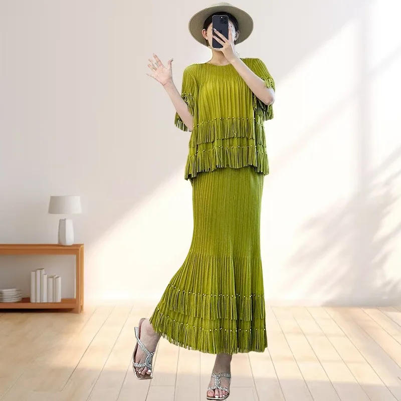 

Miyake Short-sleeved Top T-shirt Pleated Tassel Half-skirt 2-piece Set of Female Summer New Simple Loose Large Elastic Elegant