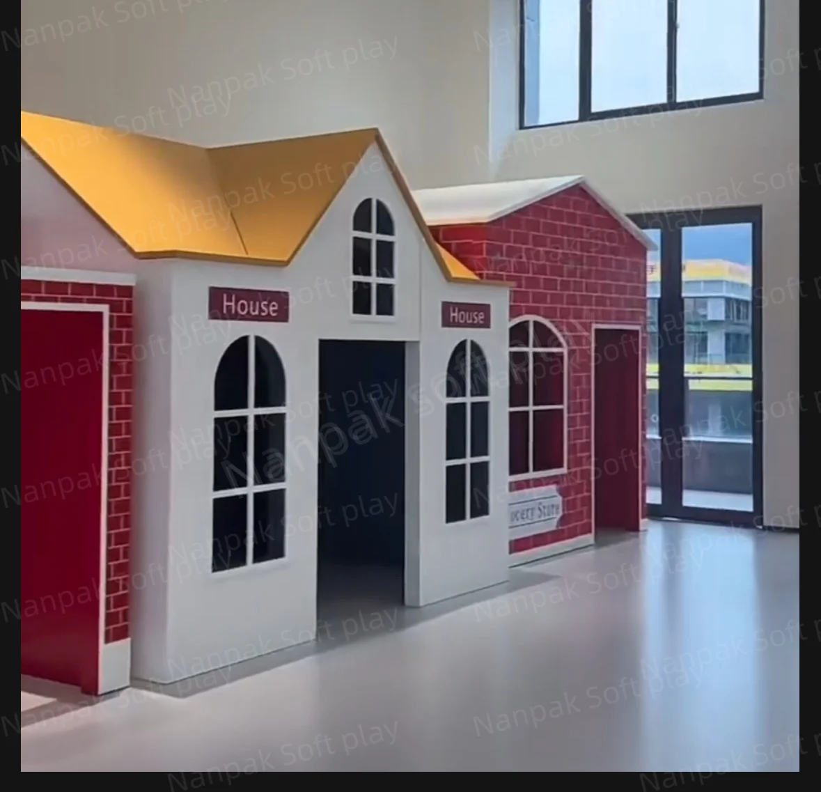 子供用の滑り台ピットとボールピットを備えたカスタムの柔らかい遊び場屋内および屋外のプレイルーム
